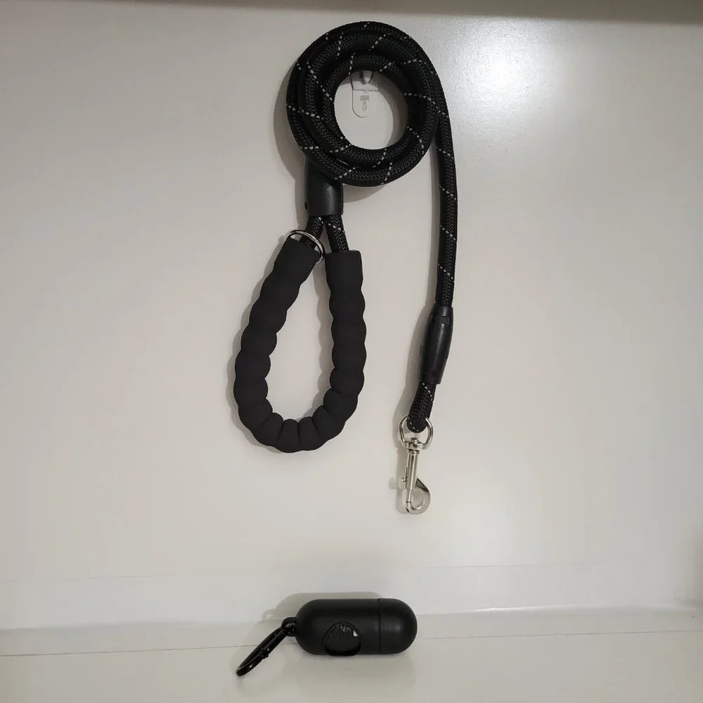 DOG LEASH - Picture 2 of 2